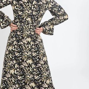 Kittenish city chic wrap dress NWT